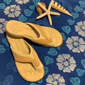 Columbia Lima Flip Flops Women’s Size 8